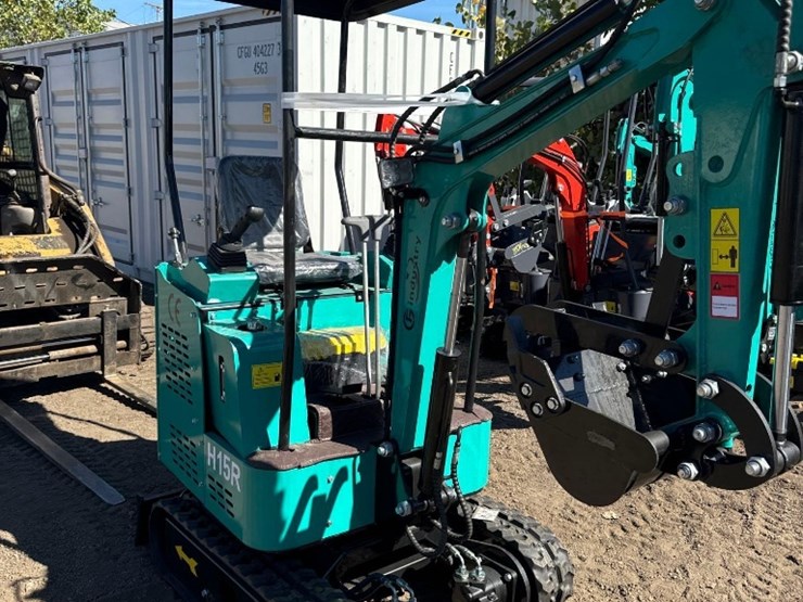 new-cfg-industrial-co-mini-excavator-model-h15r-image-2