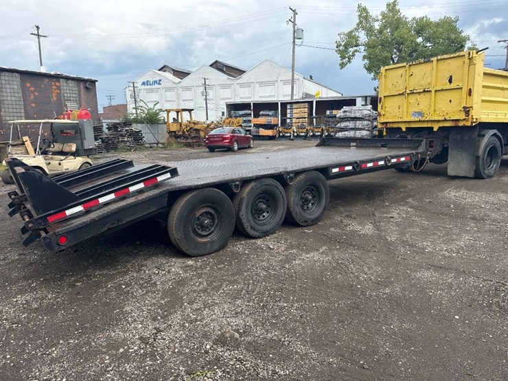 steel-deck-16+4-ft-x-8ft-tri-axle-equipment-trailer-image-2