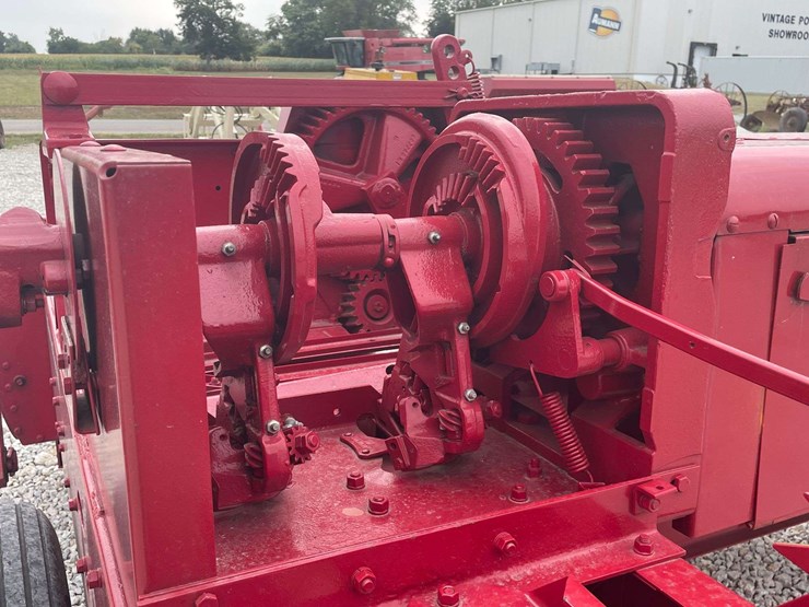 international-baler-image-25