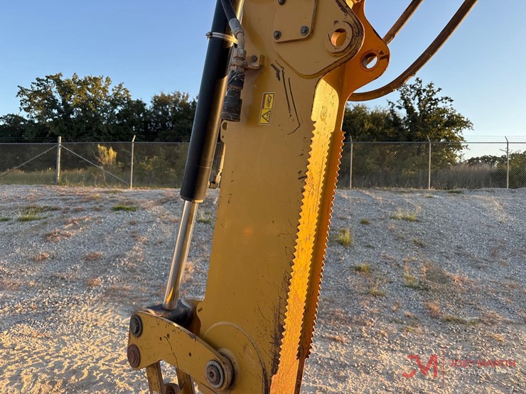 2018-caterpillar-420f2-it-image-19