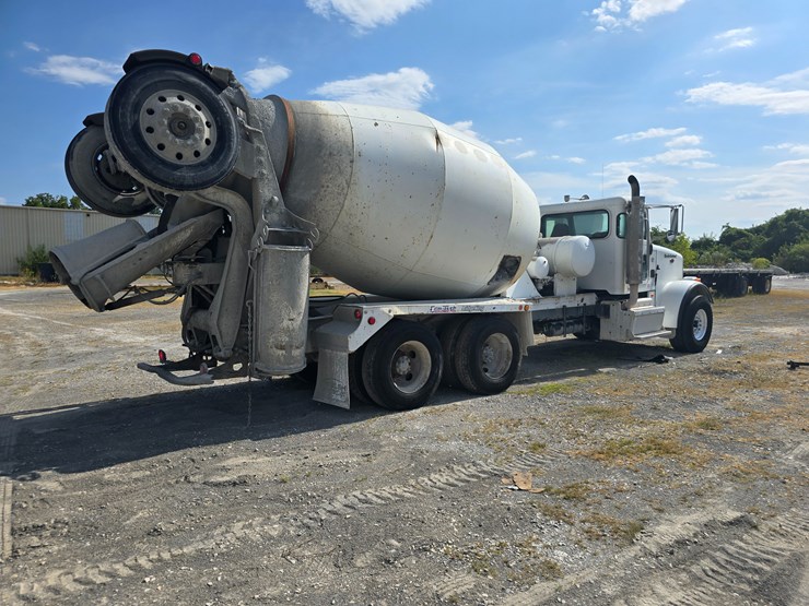 2014-peterbilt-365-image-29