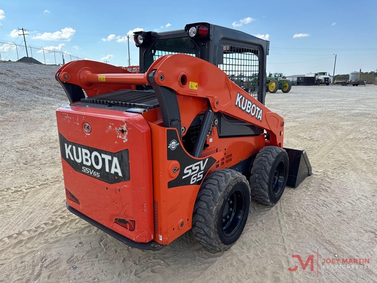 2016-kubota-ssv65-image-2