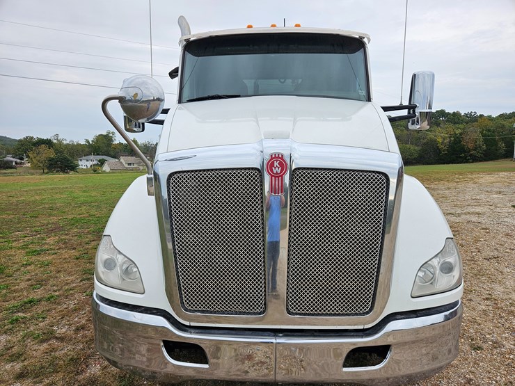kenworth-t680-image-24