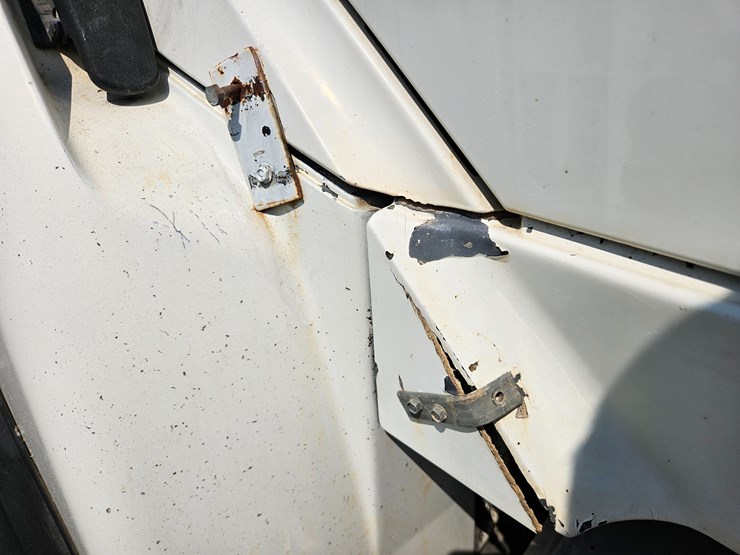 2006-sterling-l9500-image-131