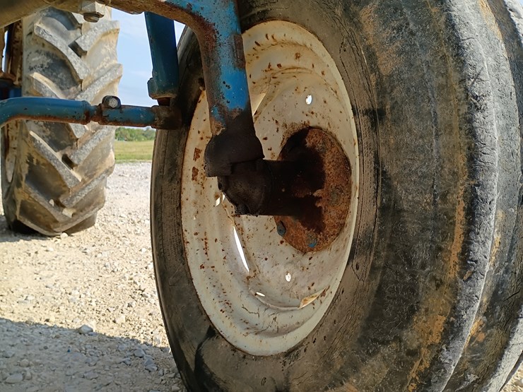 1972-ford-tractor-image-42