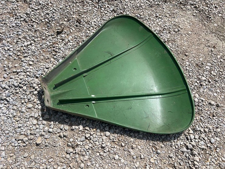 john-deere-clamshell-fenders-image-13