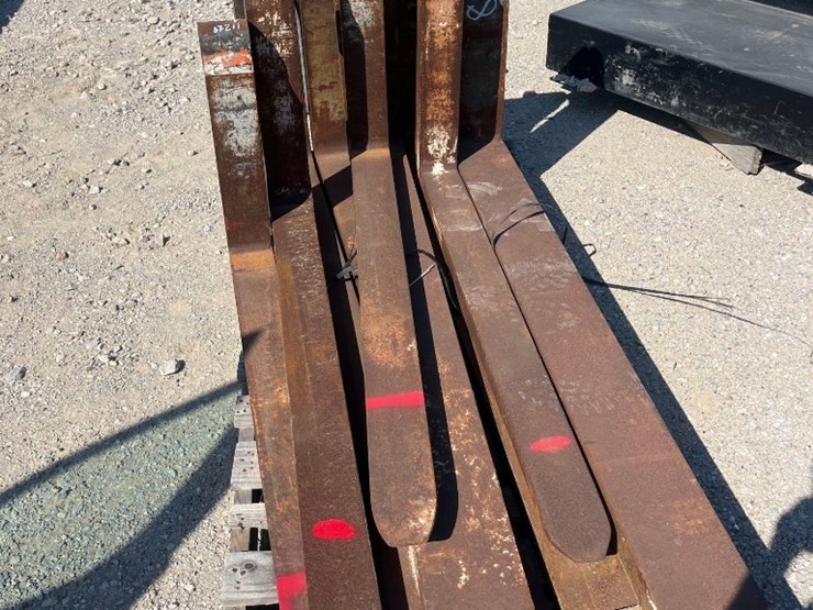 (1)-pair-of-48"-telehandler-forks-image-1