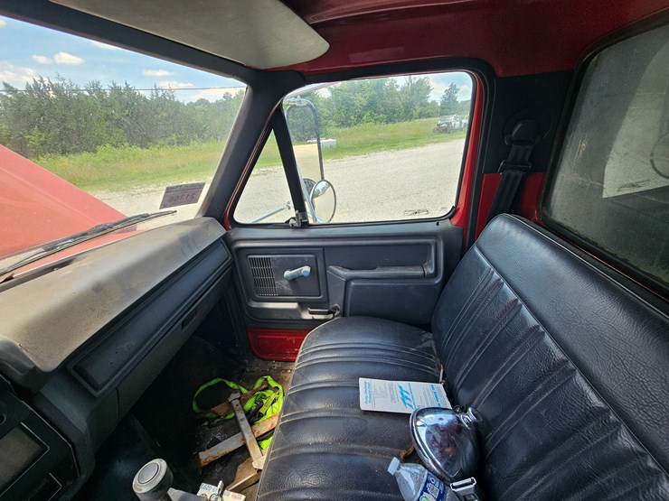 1993-ford-f800-image-44