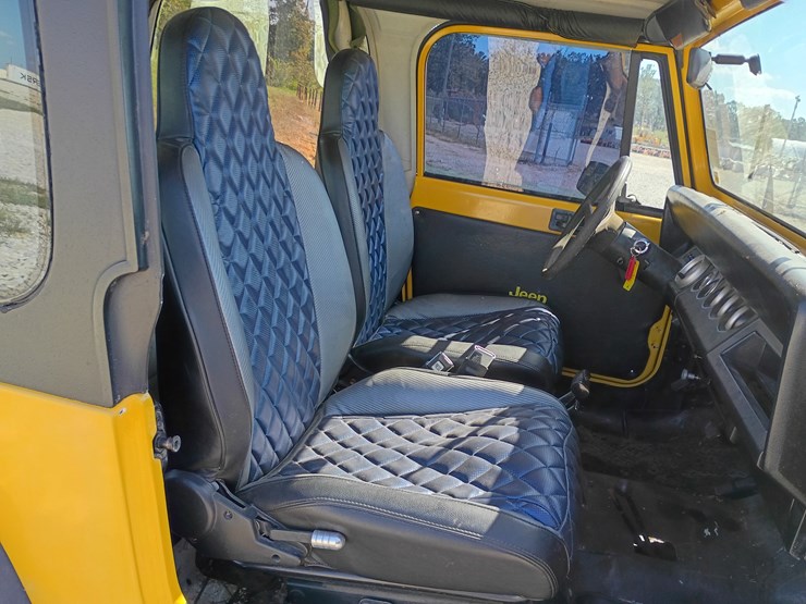 1995-jeep-wrangler-image-33