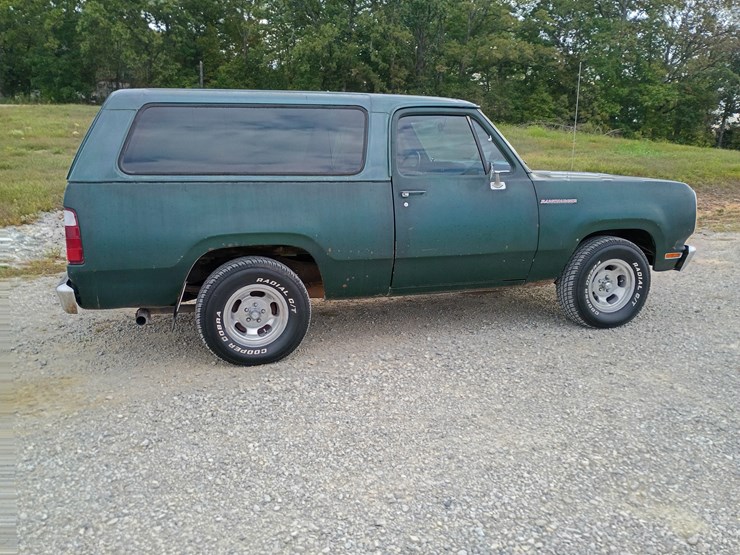 1976-dodge-ram-charger-image-13