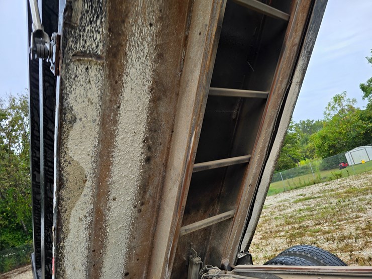 1999-sterling-l9511-image-64