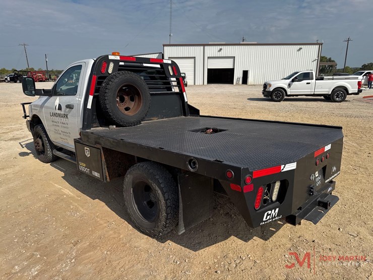 2015-dodge-ram-3500-image-3