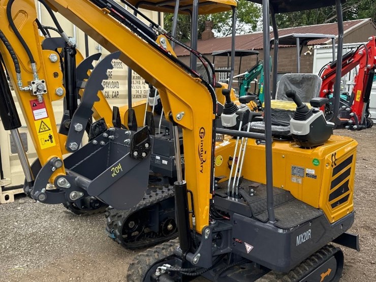 new-cfg-industrial-co-mini-excavator-model-mx20r-image-1