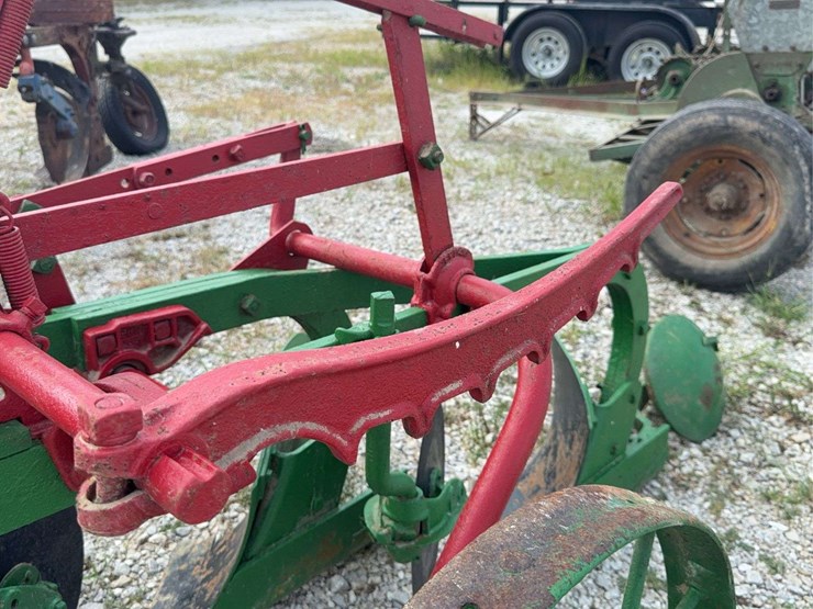 oliver-two-bottom-plow-image-16