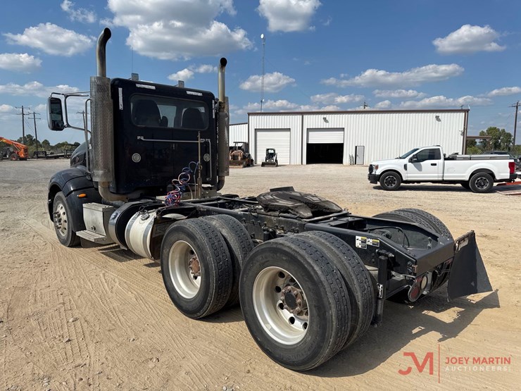 2013-peterbilt-386-image-3