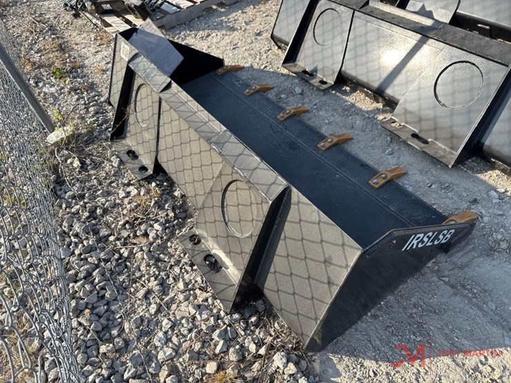 new-iranch70"-tooth-bucket-skid-steer-attachment-image-2