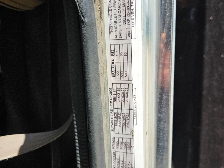 2010-peterbilt-389-image-62