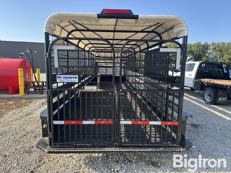 2018-gooseneck-l7l1-28’-tri/a-livestock-trailer-image-6