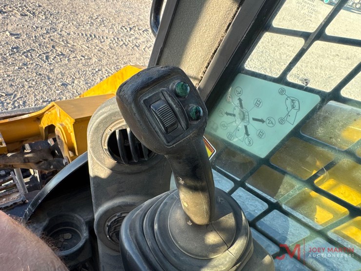 2017-caterpillar-289d-image-22