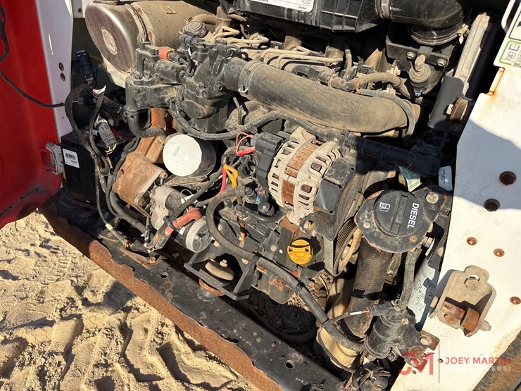 2021-bobcat-t595-image-12