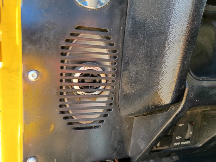 1995-jeep-wrangler-image-47