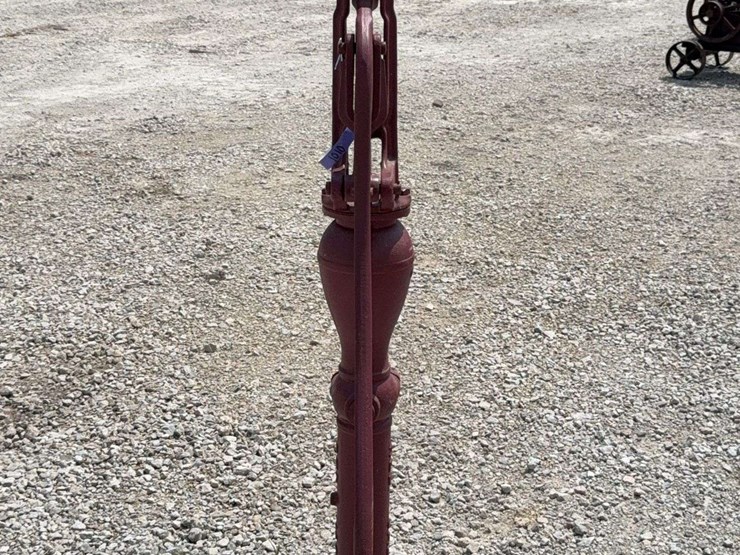 red-jacket-pump-image-9