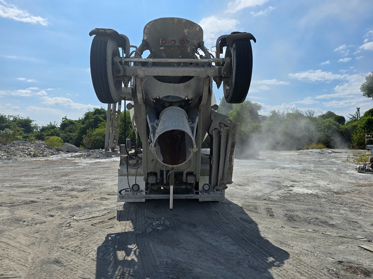 2014-peterbilt-365-image-22