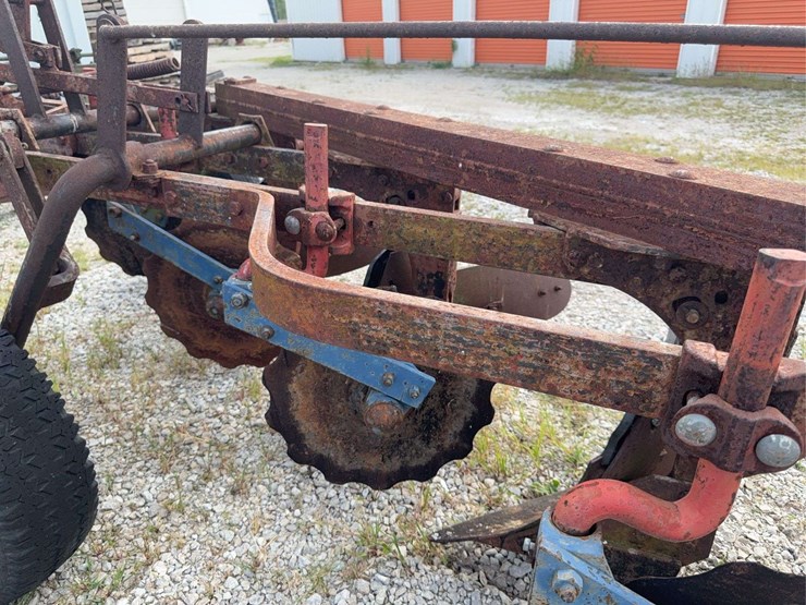 four-bottom-plow-image-28