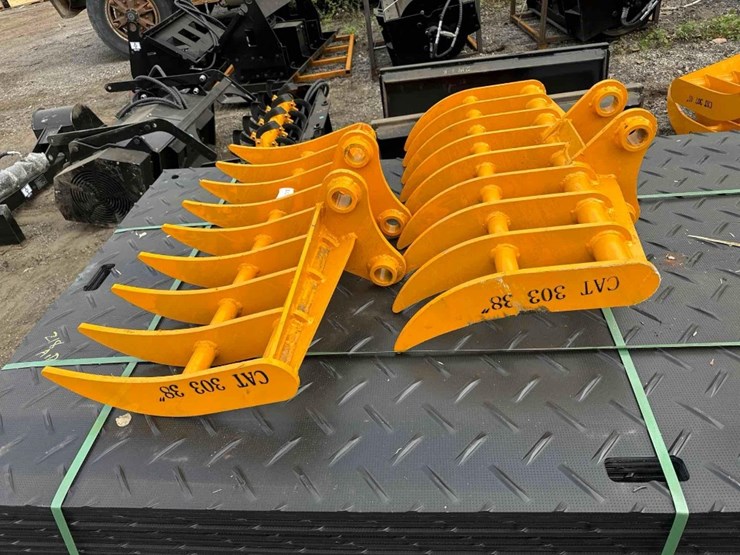 caterpillar-303-image-1