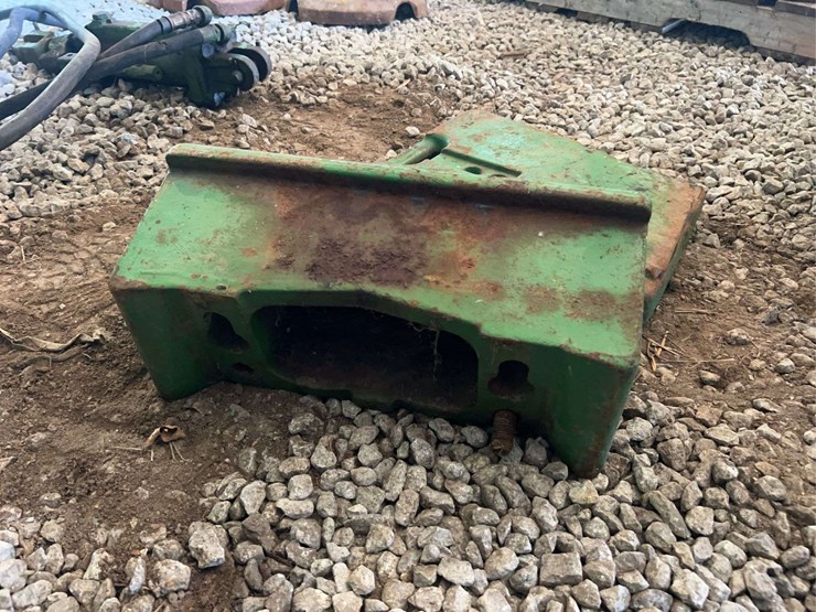 john-deere-suitcase-weight-and-bracket-image-4