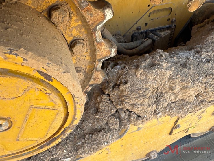 2022-caterpillar-259d3-image-11