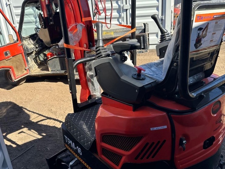new-tpm-industrial-co-mini-excavator-model-tpm-16-image-5