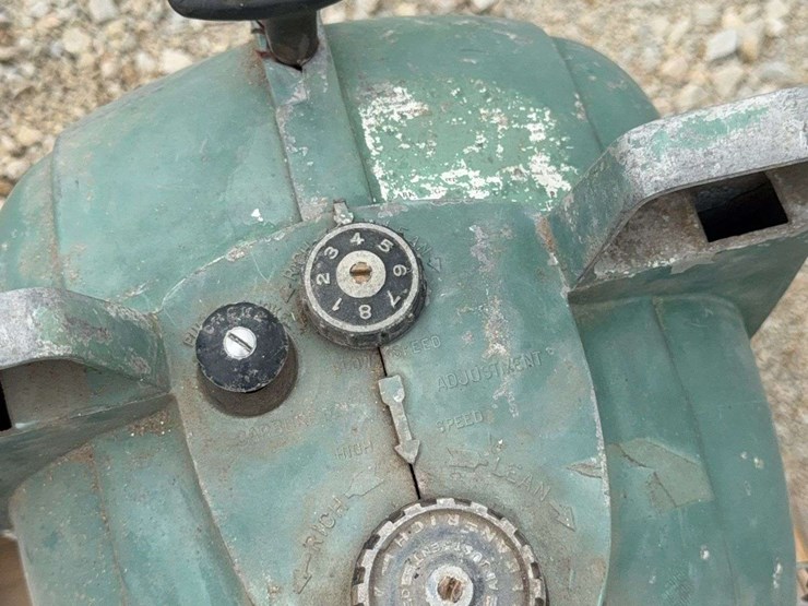 johnson-25-outboard-motor-image-15