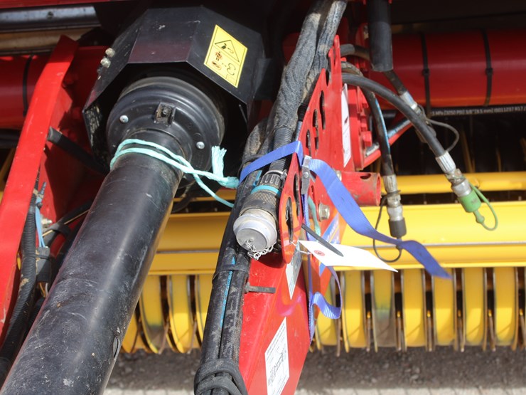 2015-new-holland-roll-belt-560-image-17