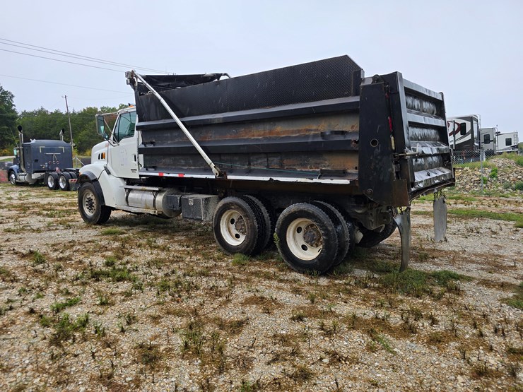 1999-sterling-l9511-image-11