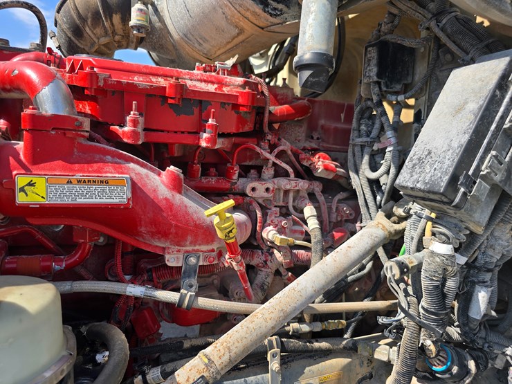 2014-peterbilt-365-image-61