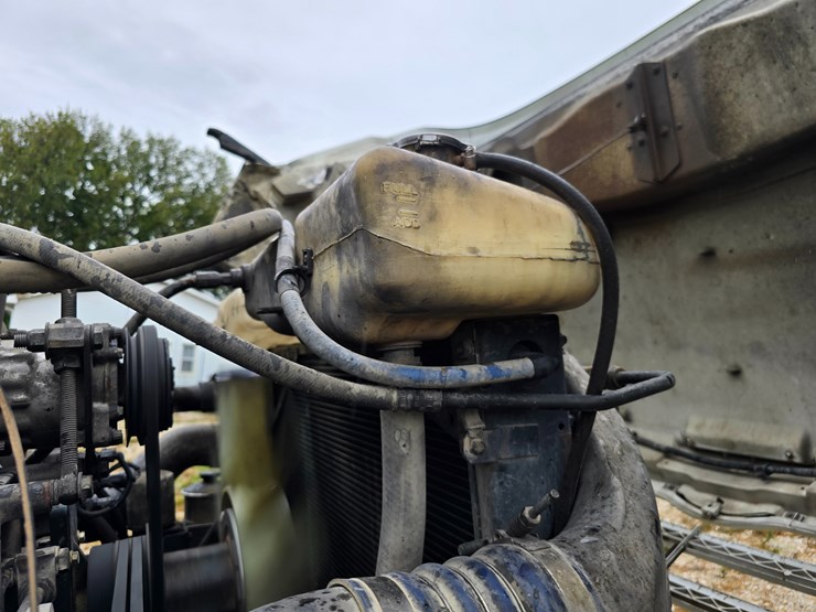 1999-sterling-l9511-image-83