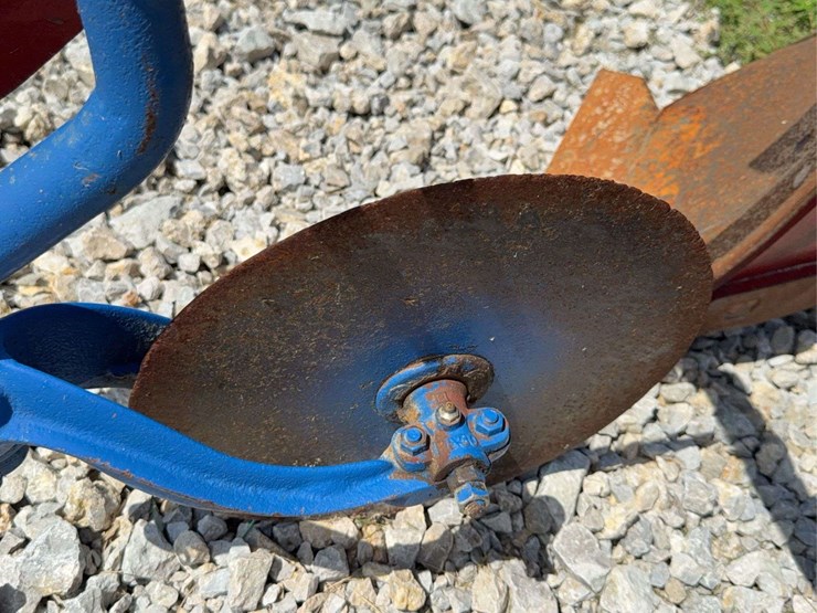 2-bottom-fast-hitch-plow-image-14