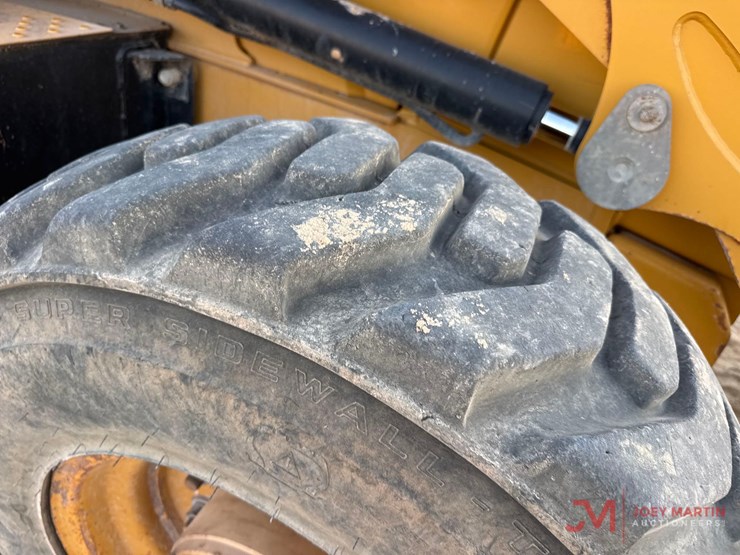 2018-caterpillar-420f2-it-image-25