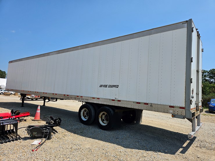 2013-great-dane-trailer-image-14