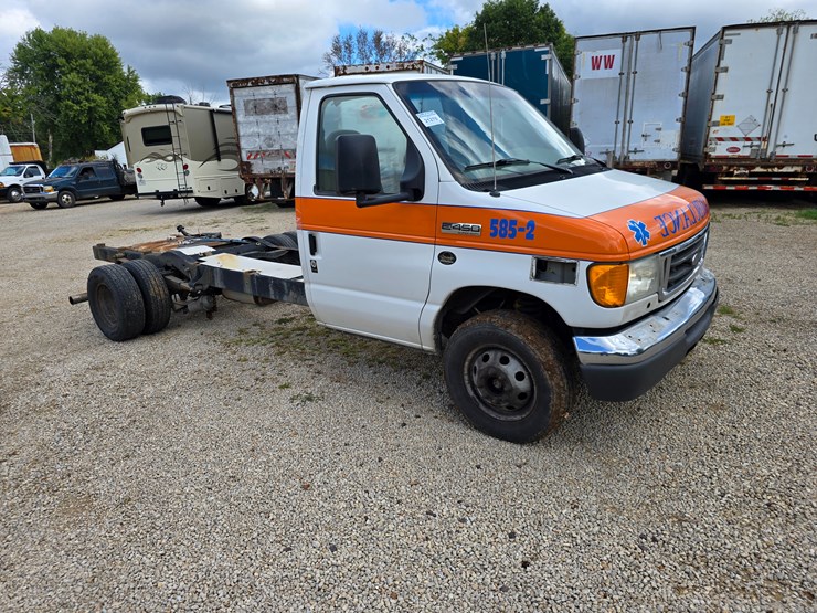 2006-ford-e450-image-23