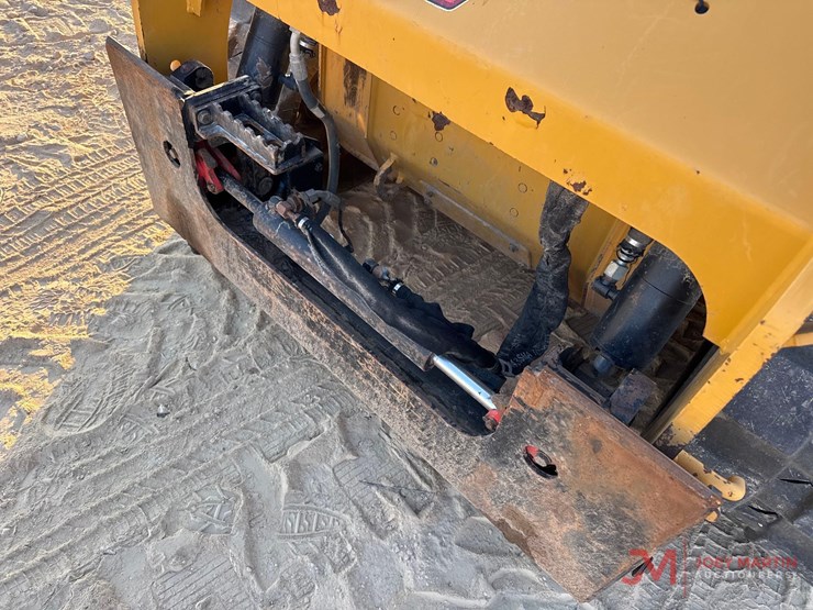 2021-caterpillar-259d3-image-6