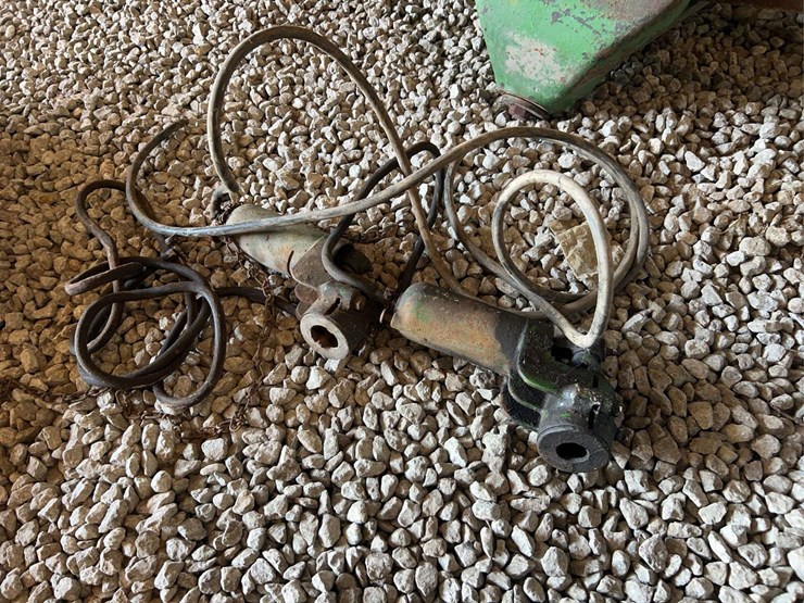 (2)-pto-tire-pumps-image-1