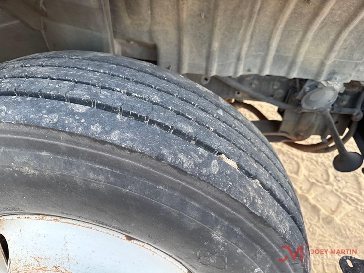 2006-international-durastar-4300-image-21