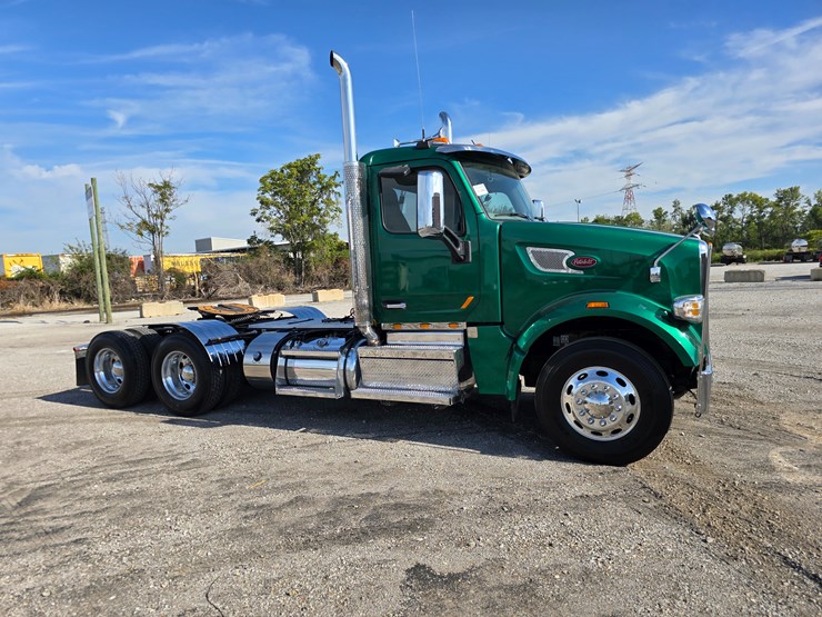 2019-peterbilt-567-image-39