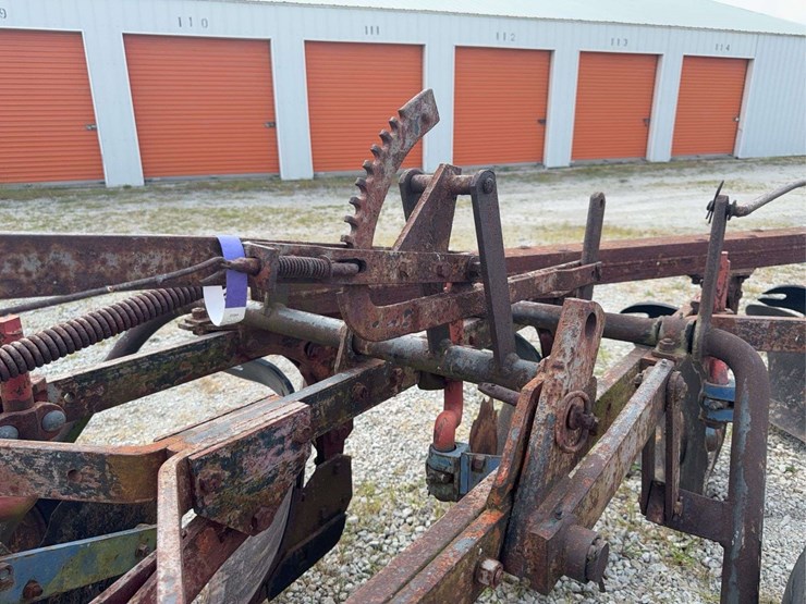 four-bottom-plow-image-12