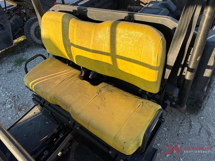 2021-john-deere-gator-image-7