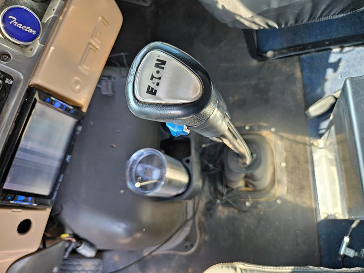 2006-sterling-l9500-image-88