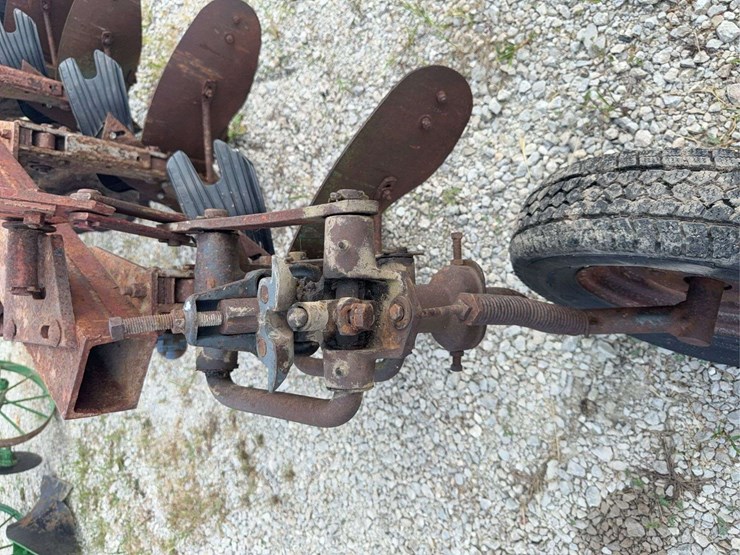 four-bottom-plow-image-23