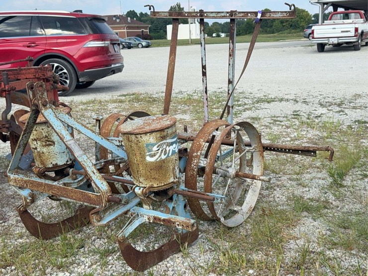 ford-12-88-planter-image-1